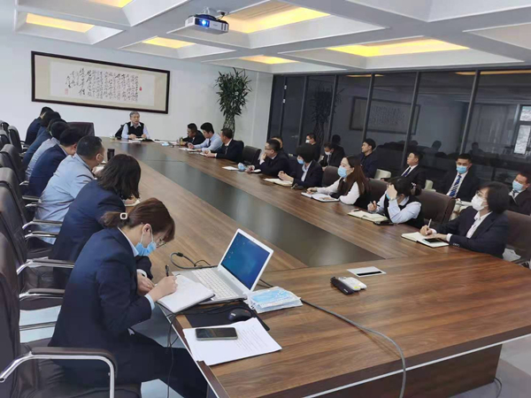 12.王佩龙副董事长出席会议并颁发讲话_副本.jpg 12.王佩龙副董事长出席会议并颁发讲话_副本.jpg