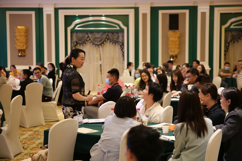 19.培训营内学怨佚在与教员互动互换.jpg 19.培训营内学怨佚在与教员互动互换.jpg