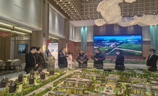 10. 省发改委规划处辅导莅临康养地产公司发展调研_副本.jpg 10. 省发改委规划处辅导莅临康养地产公司发展调研_副本.jpg