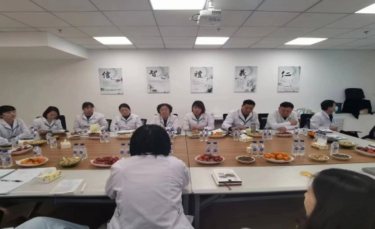 23.医疗公司召开迎新春经营钻研发言会_副本.jpg 23.医疗公司召开迎新春经营钻研发言会_副本.jpg