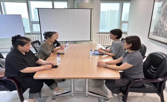 1.解总接待区总工会王海燕教员一行_副本.jpg