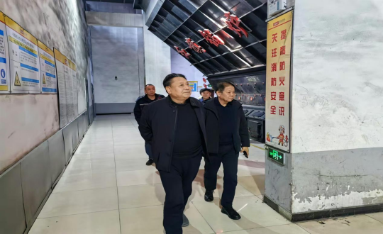 8.集团副董事马秉臣深刻供热总公司一线进行工作走访_副本.png 8.集团副董事马秉臣深刻供热总公司一线进行工作走访_副本.png