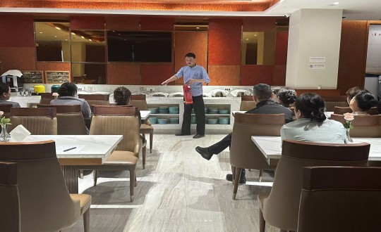2.长白山PG电子酒店组织发展消防安全培训_副本.jpg