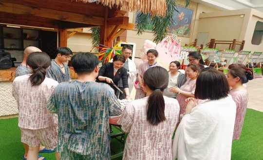 16.酒店公司进行4月中医养生主题生日会_副本.jpg 16.酒店公司进行4月中医养生主题生日会_副本.jpg